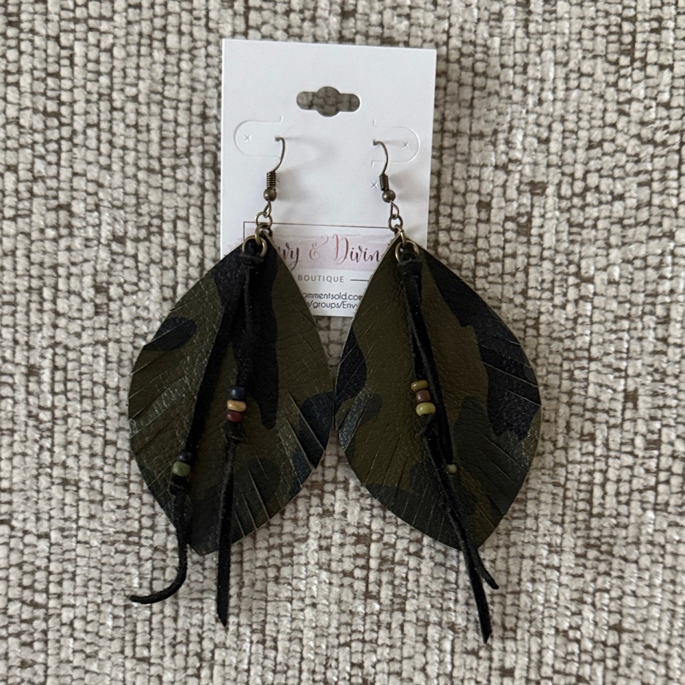 Cameo Leaf Design Earrings with Beads